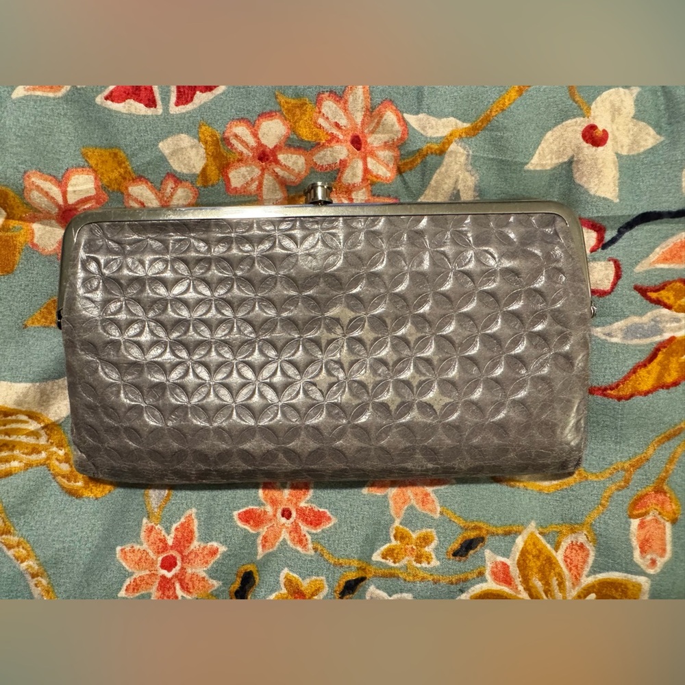 HOBO Lauren Silver Quilted clutch wallet